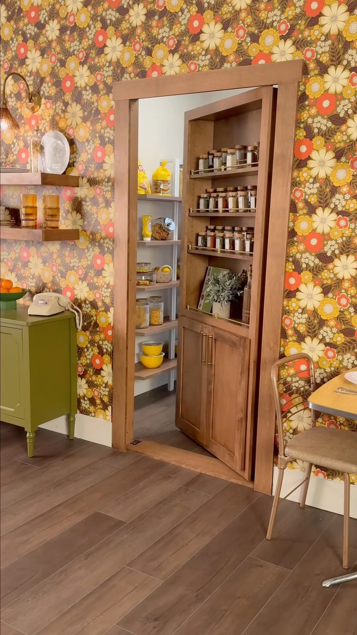 Completely upgrade your pantry with a Spice Rack Murphy Door🌶️✨